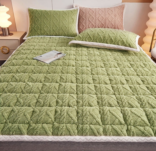 Mattress and pillowcases